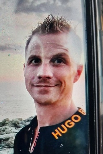 SjylPoliti's tweet image. Tønder: 43-årige Dennis Kuban fra Tyskland savnes. Jf. familien er savnede i weekenden kørt fra bopælen i nedtrykt sindstilstand. Hans bil er i dag fundet aflåst i Havneby på Rømø. Har du oplysninger, hører vi gerne fra dig på 114. #politidk