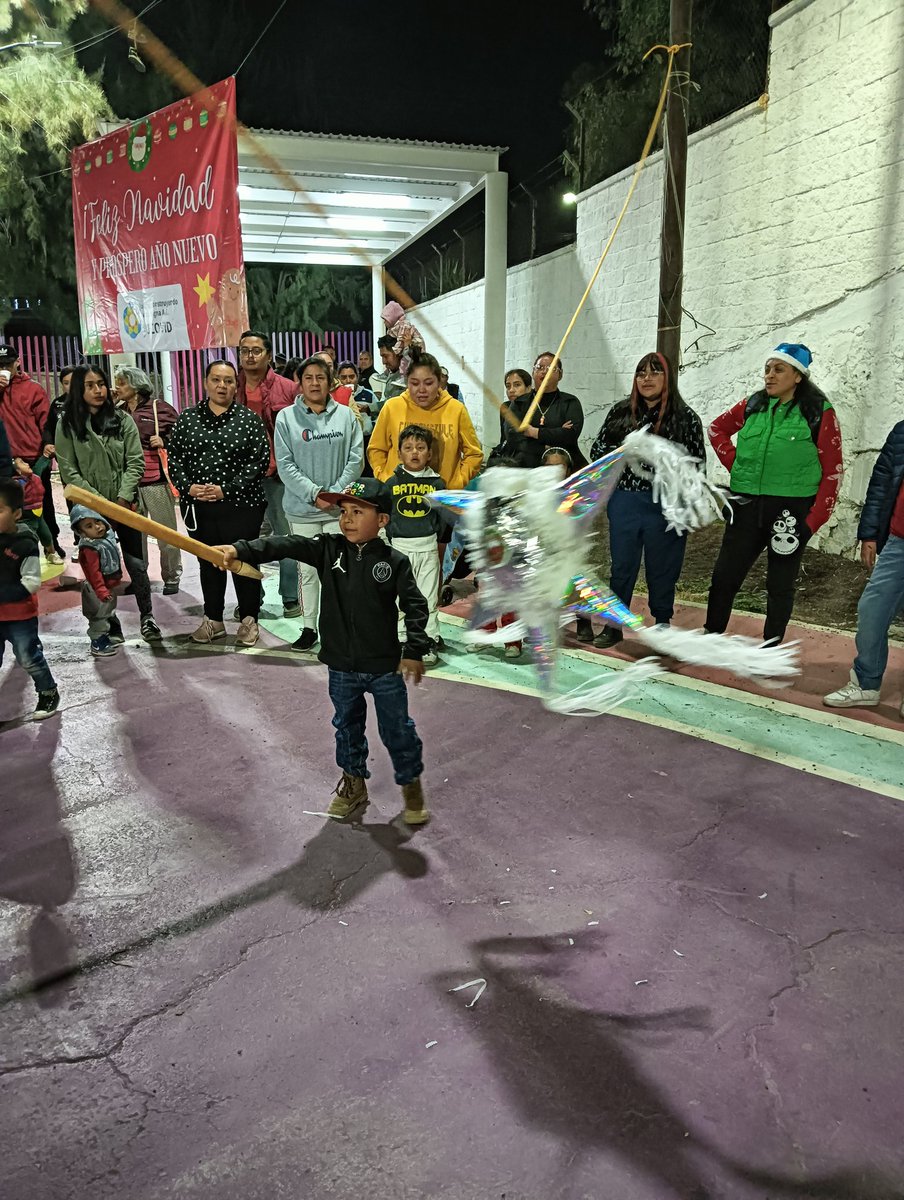 JUCOVID_'s tweet photo. Así se vivió nuestra primer posada, con vecinos de la colonia fuego nuevo alcaldía Iztapalapa. https://t.co/ME7lxLtCeG