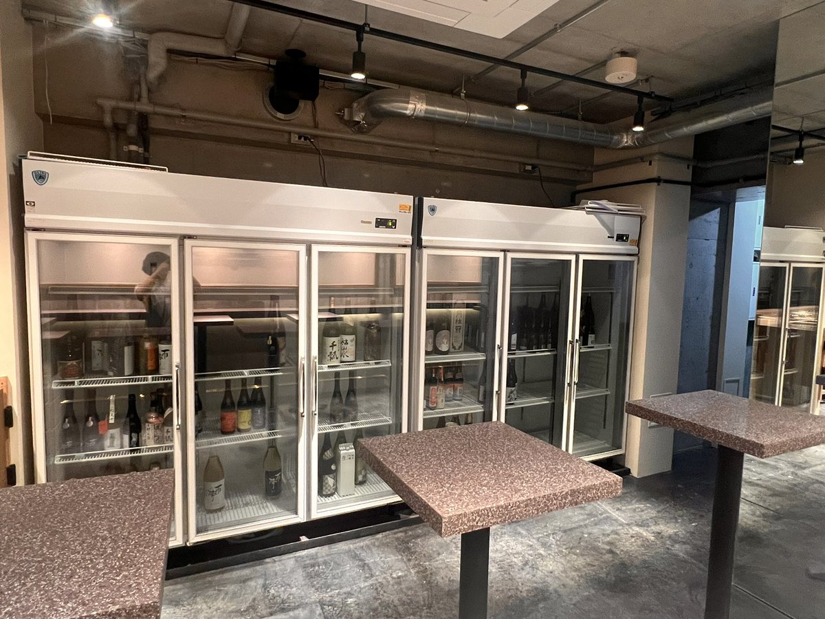 chekemaru0522's tweet photo. 日本酒のイベントをやりたい方へ！
良かったら立ち飲み居酒屋ちぇけを店休日に使いませんか？

①11時から16時
②18時から24時

初回のみ僕も付き添いますので33000円
それ以降は22000円でお貸しします。

お店のキャパは30名くらい。
グラスやお水は自由です。
冷蔵庫も使ってください。

興味ある方良かったらご連絡ください！
詳細お伝えします。
 #居酒屋ちぇけ