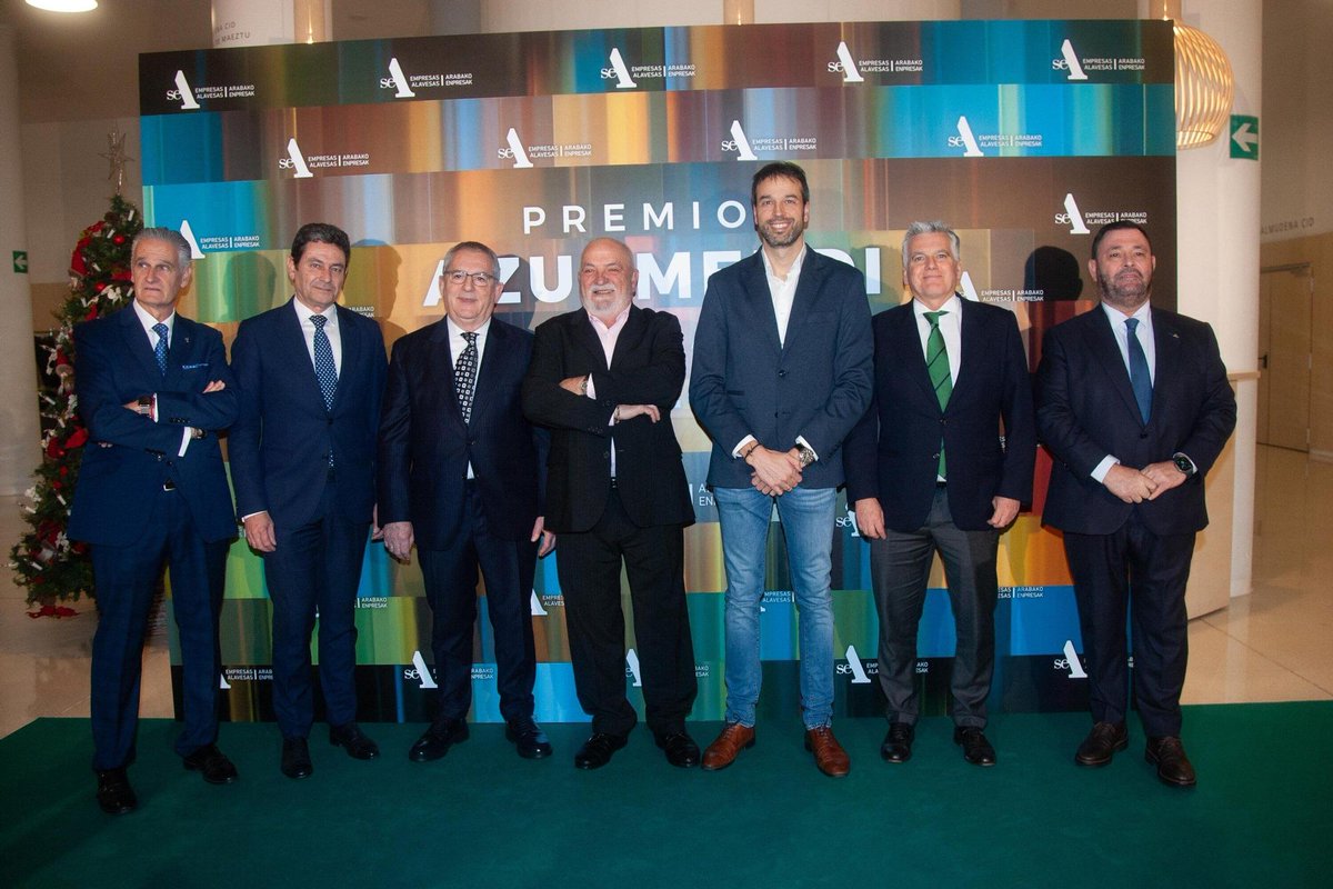 Cluster Gaia (@clustergaia) on Twitter photo 🎉<a href="/EmpreSEA/">Empresas Alavesas</a> celebra la 12ª edición de los Premios Juan José Azurmendi Sariak y reconoce el trabajo de Enrike Rico, creador de <a href="/deustosistemas/">Deusto Sistemas</a> y DSLabs, integradas actualmente en el grupo <a href="/seidor/">SEIDOR</a>
Zorionak!!! #PremiosSEA #TalentoAlavés 🎉<a href="/EmpreSEA/">Empresas Alavesas</a> celebra la 12ª edición de los Premios Juan José Azurmendi Sariak y reconoce el trabajo de Enrike Rico, creador de <a href="/deustosistemas/">Deusto Sistemas</a> y DSLabs, integradas actualmente en el grupo <a href="/seidor/">SEIDOR</a>
Zorionak!!! #PremiosSEA #TalentoAlavés
