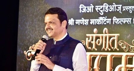 📌 मराठी 
चित्रपट संगीत मानापमान ट्रेलर लॉंचला मुख्यमंत्री तथा गृहमंत्री आदरणीय देवेंद्र फडणवीस जी तसेच आयुष्यमान भारत मिशन महाराष्ट्र समिती प्रमुख देवदूत डॉ ओमप्रकाश शेटे साहेब यांची प्राथमिक उपस्थिती...| <a href="/Dev_Fadnavis/">Devendra Fadnavis</a> <a href="/OmprakashShete/">Dr. Omprakash Shete</a> <a href="/BJP4Maharashtra/">भाजपा महाराष्ट्र</a>