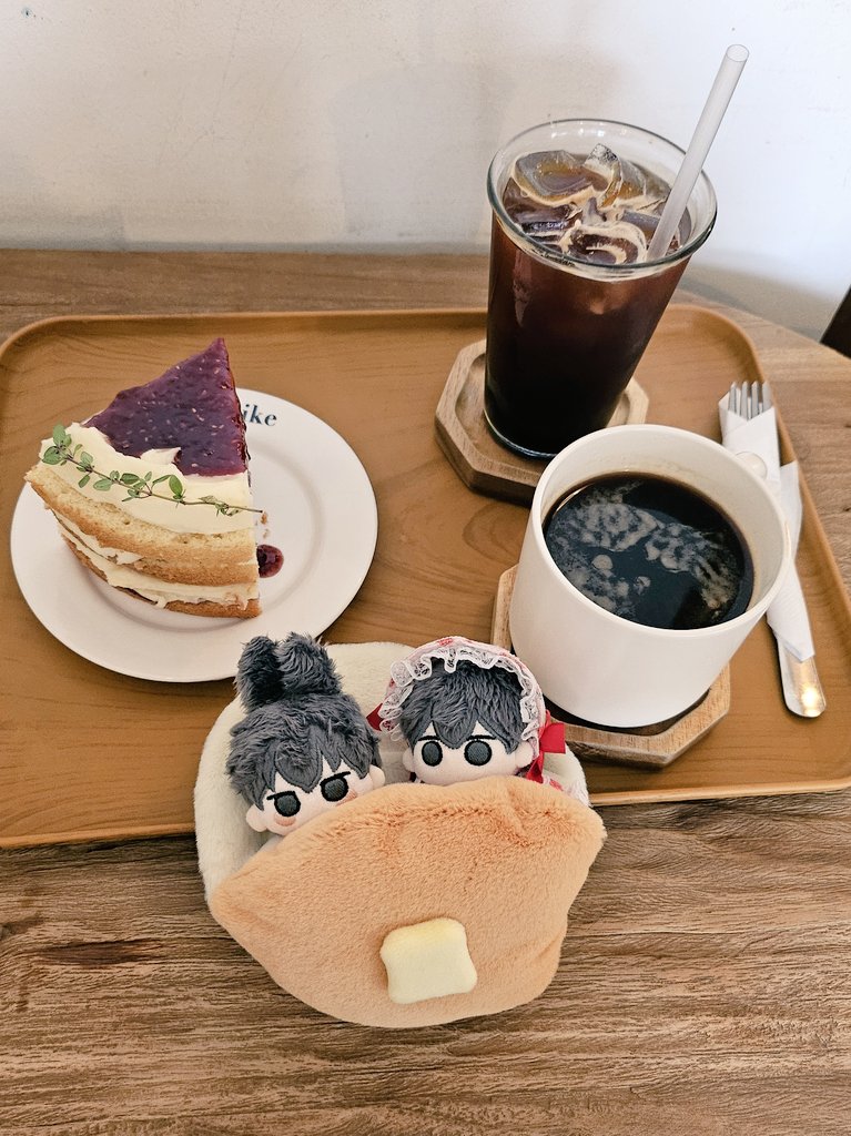 유현절 전날 말랑폭신 팬케이크 속에서

👕: tor님(<a href="/softyor_tor/">˚✧₊⁎ 𝒕𝒐𝒓 ⁎⁺˳✧˚</a> )