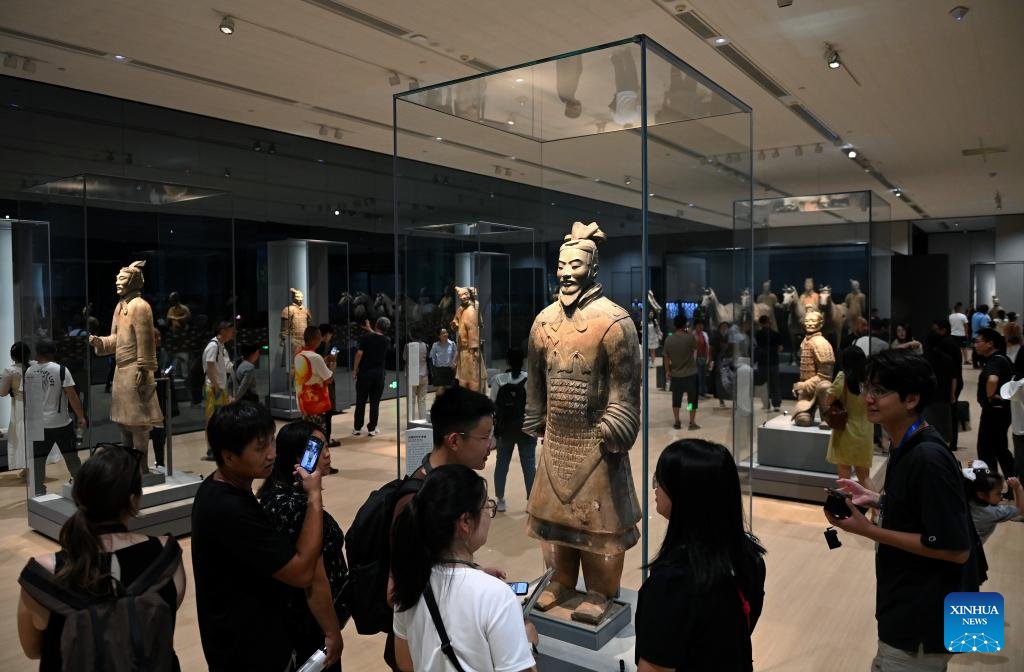 VoiceofPD's tweet image. Xi'an, also known as Chang'an in ancient times, has a history stretching back over 3,100 years. Boasting world-famous sites such as the Terracotta Warriors, Xi'an served as the capital for 13 dynasties over the course of China's history. Today, #tradition and #modernity are