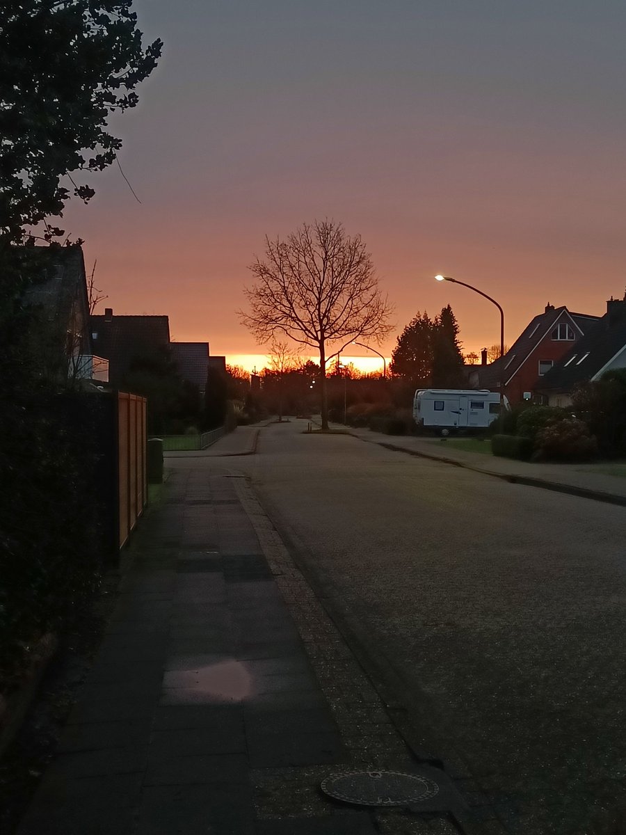 Ich wünsche Allen ein friedliches Weihnachtsfest im Kreise Euch liebender Menschen.
