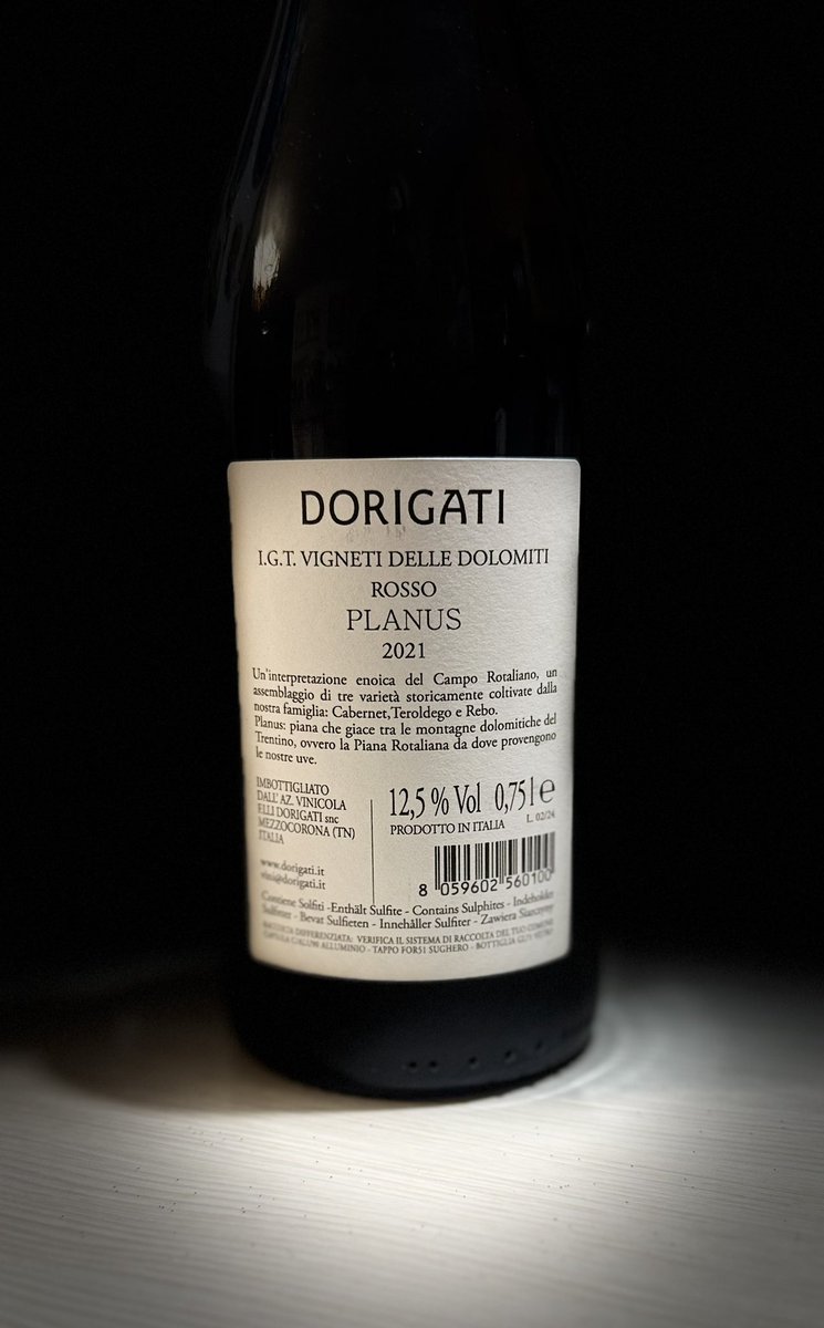 missaglia_sara's tweet photo. 🍷 Planus IGT, il vino di Paolo Dorigati che parla di famiglia, tradizione e terroir. 

✍️ Il mio articolo per Wine &amp; Affine, con le note di degustazione: https://t.co/MYQspMgjmM

#paolodorigati #Planus #Teroldego #PianaRotaliana #Cabernetsauvignon #Rebo #wineandaffine https://t.co/1XT8qTEwUU