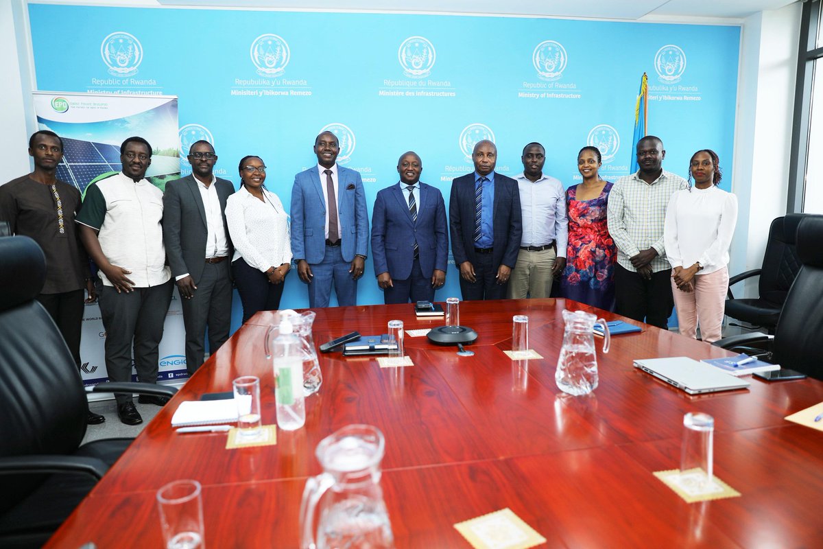 epd_rwanda's tweet photo. Energy Private Developers Association (EPD) is proud to announce the signing of an MoU with the @RwandaInfra to strengthen energy sector development and coordination in Rwanda! #RwandaEnergy #CleanEnergyAccess #Partnership #PublicPrivatePartnership https://t.co/ZwJBZ7eIln