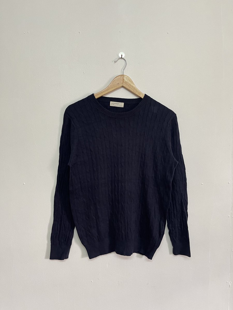 JianshuStore's tweet photo. ♞ BLACK NUMBER
สเวตเตอร์ไหมพรมลายเปียทั้งตัว สีพื้นกรม ผ้านิ่มไม่หนามากใส่สบาย แขนจั้มชายจั้ม

❆ รอบอก 38” ยืดได้ถึง 44”ยาว 25”

150.-

#โล๊ะตู้ #ส่งต่อเสื้อผ้า #เสื้อกันหนาว #เสื้อไหมพรม #เสื้อไหมพรมวินเทจ #เสื้อแขนยาว #สเวตเตอร์ #เสื้อกันหนาวมือสอง #ไหมพรมวินเทจ #เสื้อคลุม https://t.co/kJyKfcKVvZ