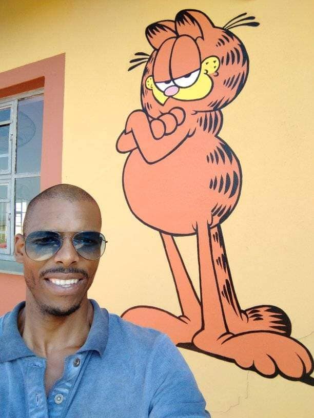 KasiEconomy's tweet photo. Xolani Qwabe is an artist from Empageni, Richards Bay

He paints beautiful cartoon characters on Day Care walls

  Whatsapp 072 670 0033. https://t.co/RQfjfYxXMZ