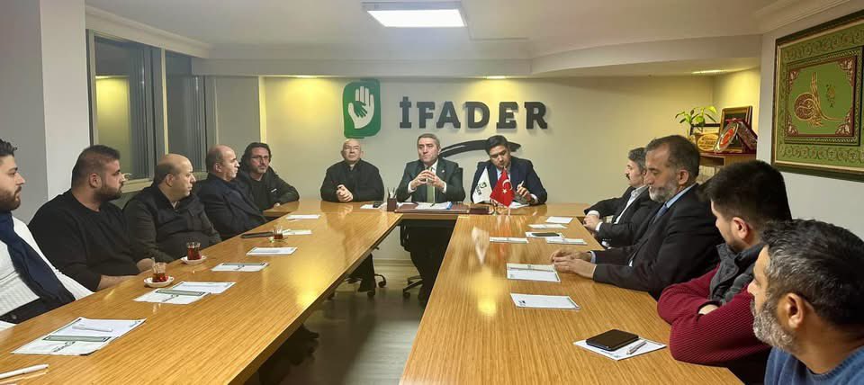 Yıllardır hem düşünceyi, hem de yardımı faaliyetlerinin merkezine yerleştirmiş İFADER’de dostlarımızla buluştuk. 

İFADER Genel Başkanı değerli kardeşim Orçun Şekercioğlu ve ekibine nazik misafirperverlikleri için teşekkür ediyorum.