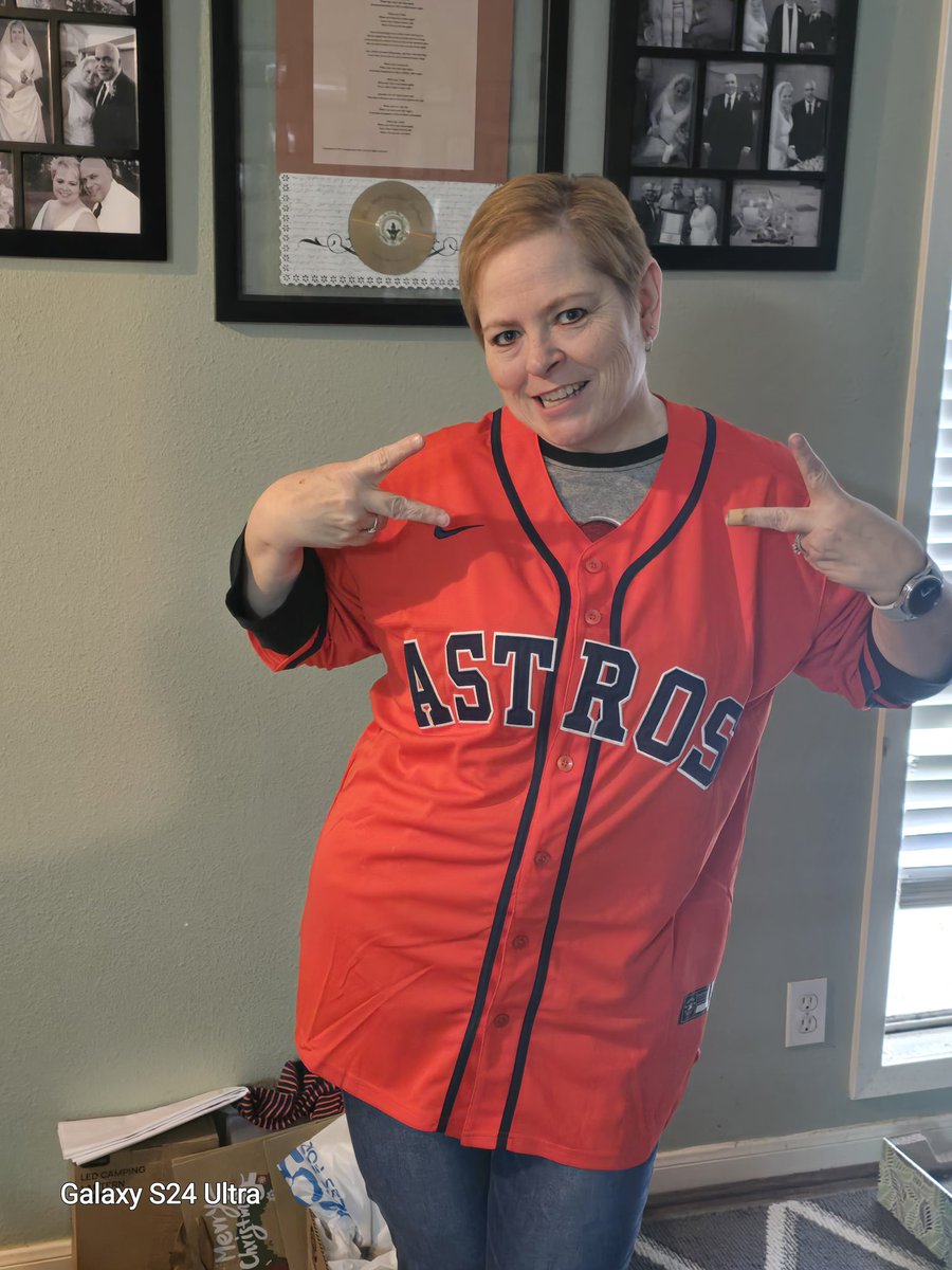 Huge shoutout to <a href="/JohnLuna1949/">John Luna</a> for winning this Astros baseball jersey on our show &amp; getting it for his wife during the holidays 🎅 Thanks again for all of the support and love for our channel and we hope that you &amp; your loved ones have a very Merry Christmas &amp; Happy Holidays! 🌲