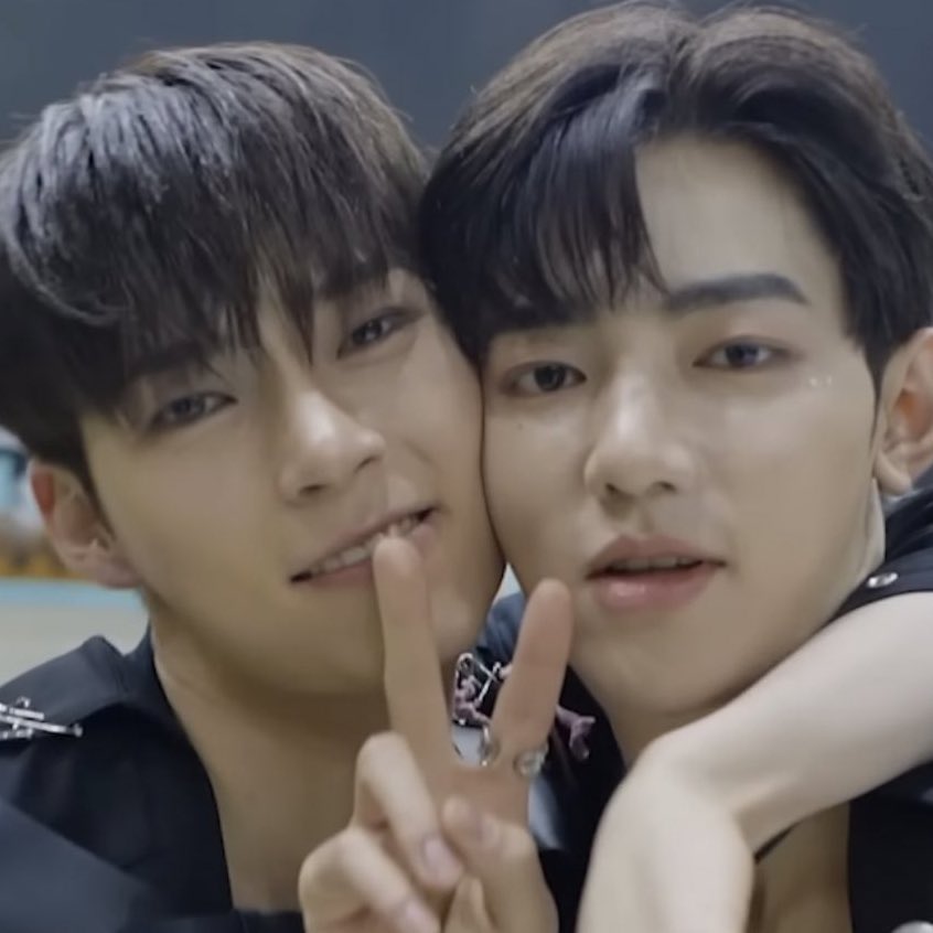 wait ..it’s them 🥺🥺🥺