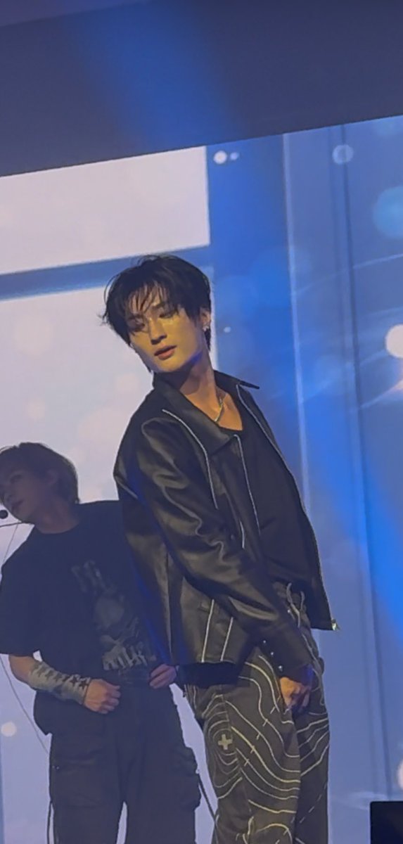 katiescoups's tweet photo. E Chan wrecked me so hard this tour
#DKB
#다크비
#DARK_STRANGE_REVERSE_in_Seoul
#DarkStrange
@DKB_BRAVE https://t.co/7f7Jkw887O