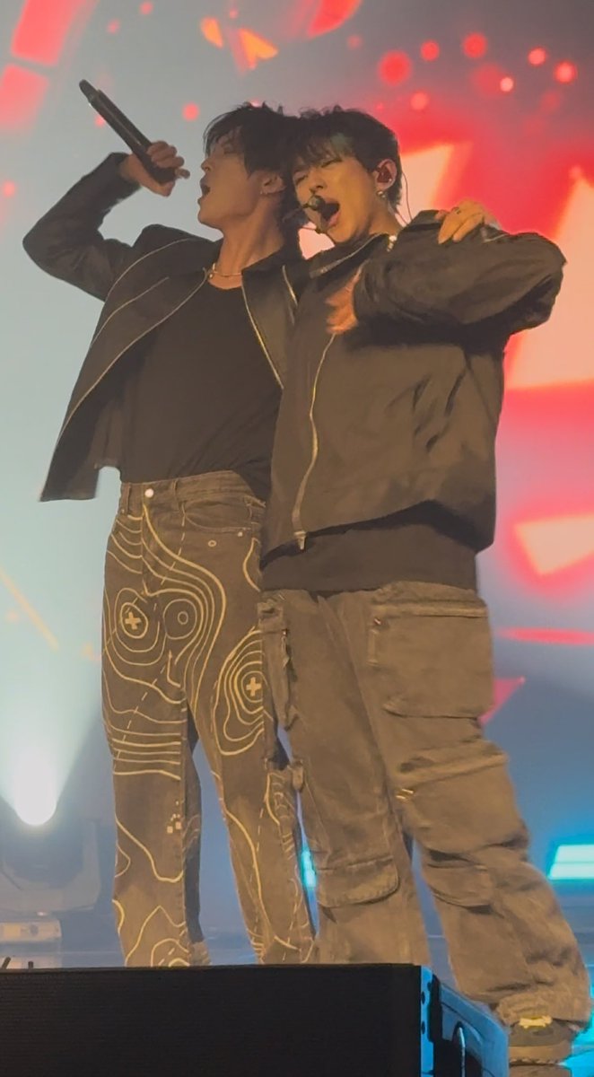 katiescoups's tweet photo. Our leaders 🥰
#DKB
#다크비
#DARK_STRANGE_REVERSE_in_Seoul
#DarkStrange
@DKB_BRAVE https://t.co/cEvBkbxx38