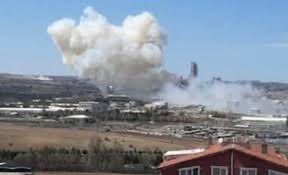 berataslan01's tweet photo. #Balıkesir 'deki bir mühimmat fabrikasında meydana gelen patlama sonucunda yaşamını yitiren vatandaşlarımıza Allah'tan rahmet, yakınlarına sabır diliyorum. Yaralı vatandaşlarımıza acil şifalar diliyorum
 Allah rahmet eylesin.. 
Milletimizin başı saolsun..

#Balıkesir
#patlama https://t.co/MDJ7tKNhPm