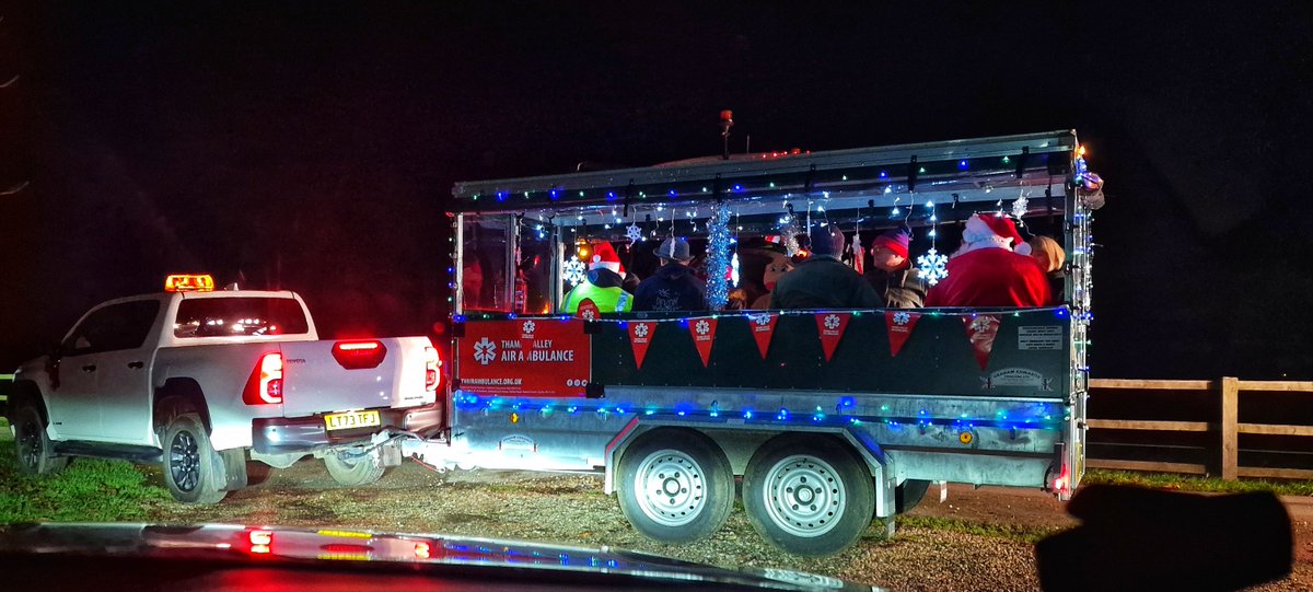 Recently the local Neighbourhood Team attended a Charity Event held by local farmers, around 20 tractors with Christmas lights driving around #Beaconsfield #Jordans #Gerrards X, #Hedgerley #FarnhamCommon and #Burnham.  This was to raise awareness for the Air Ambulance Service.