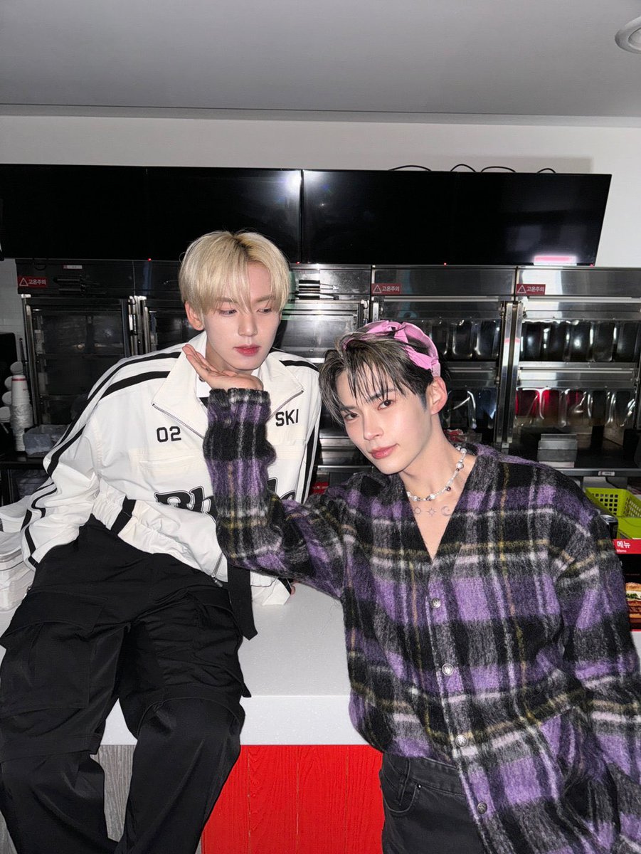 241224 🐹➕

“with yujini 🐰”