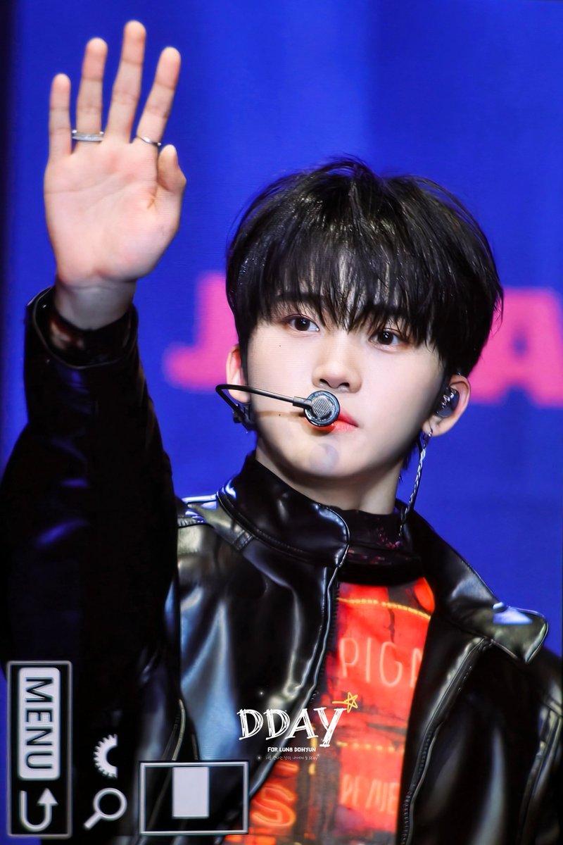 241224『Together Forever』 
TOKYO SHOWCASE 1부

최고의 이브를 보내는 중 🎀

#루네이트 #LUN8 #ルネイト
#도현 #박도현 #DOHYUN #ドヒョン