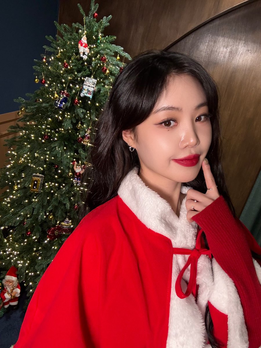 BRD_SOOJIN's tweet photo. Merry Christmas🎄 
From.Sootang❤

#수진 #SOOJIN https://t.co/AsXcmZNKVg
