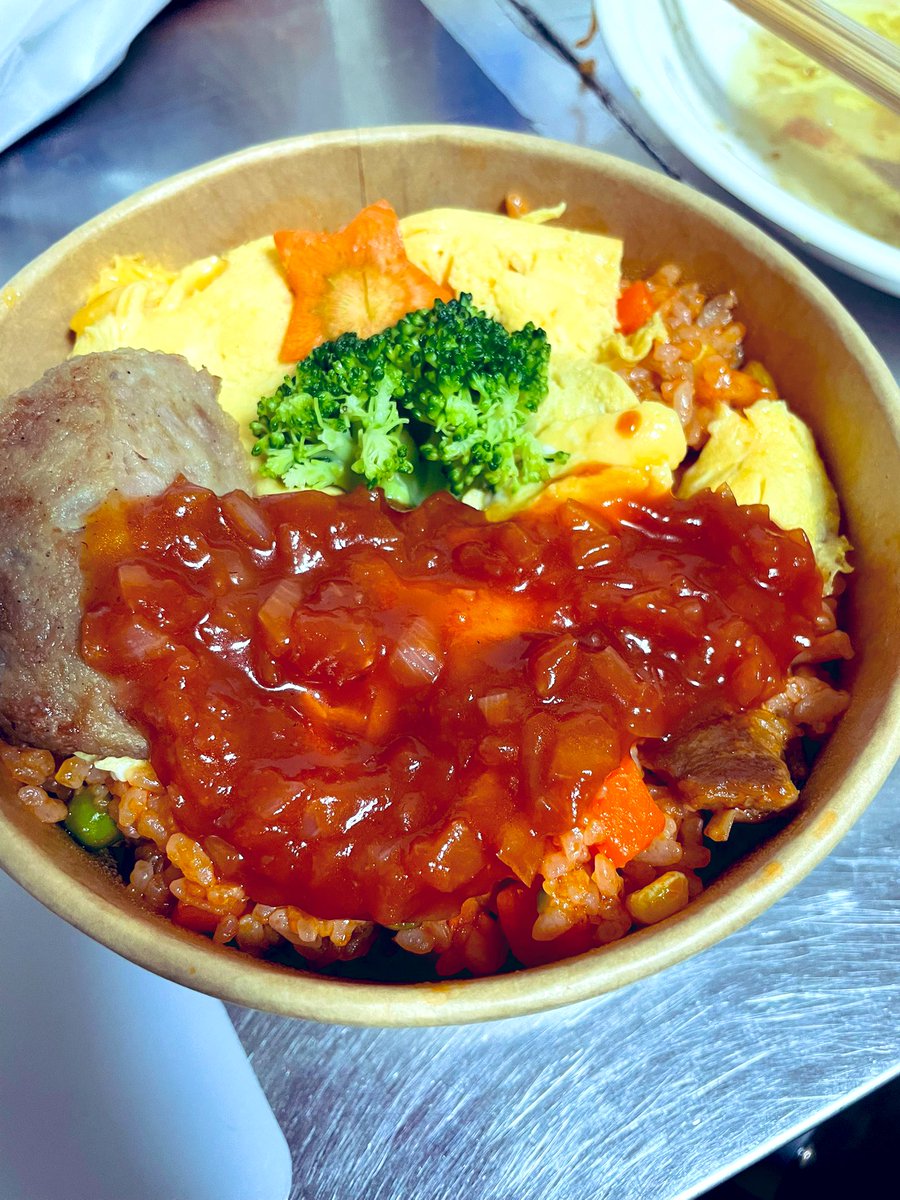 i_irushimu's tweet image. メリークリスマス🎄
いるしむでは、外注のクリスマス注文♪
いるしむ内ではケーキやいつもと違うお昼ご飯でした♪
皆さんも良いクリスマスをーー✌️🎅