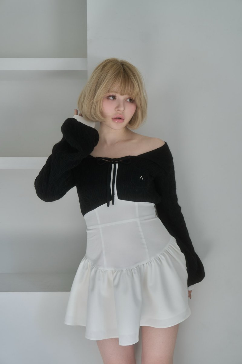 Tess blouse mini dress color beige/black ¥17600-tax in レイヤード Tess blouse mini dress color beige/black ¥17600-tax in レイヤード