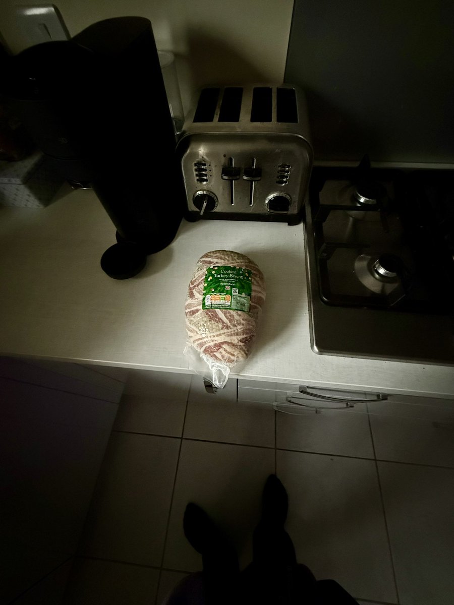 TMGould2's tweet photo. Come on @sainsburys… feeds 16!? #ChristmasRuined https://t.co/Q6SBb9E08n