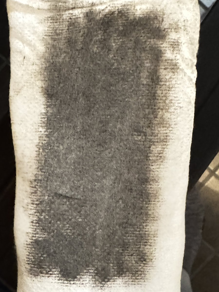 Sukset putsattu eiliseltä ja pian taas valmiina aaton hiihtelyihin. Hyvää joulua kaikille suksille! #hiihto #sukset #eiluistamihinkään