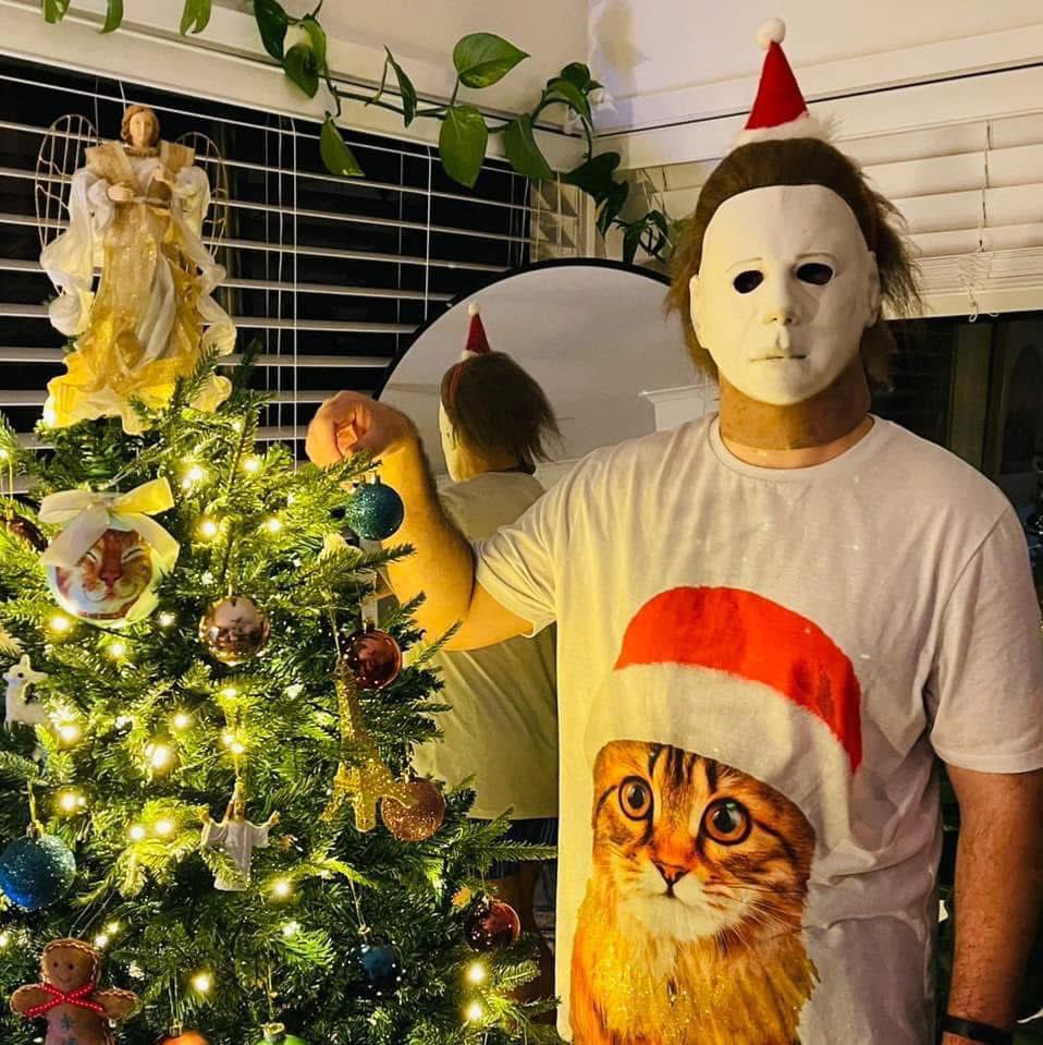 Talking_Shape's tweet image. Merry Christmas from the Myers family to yours. 🎄