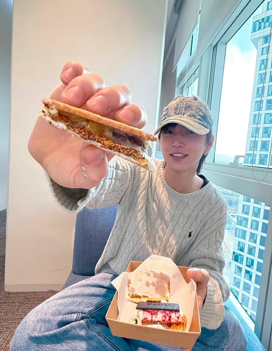 S'more + holiday =💯🤌 #승한 #SEUNGHAN