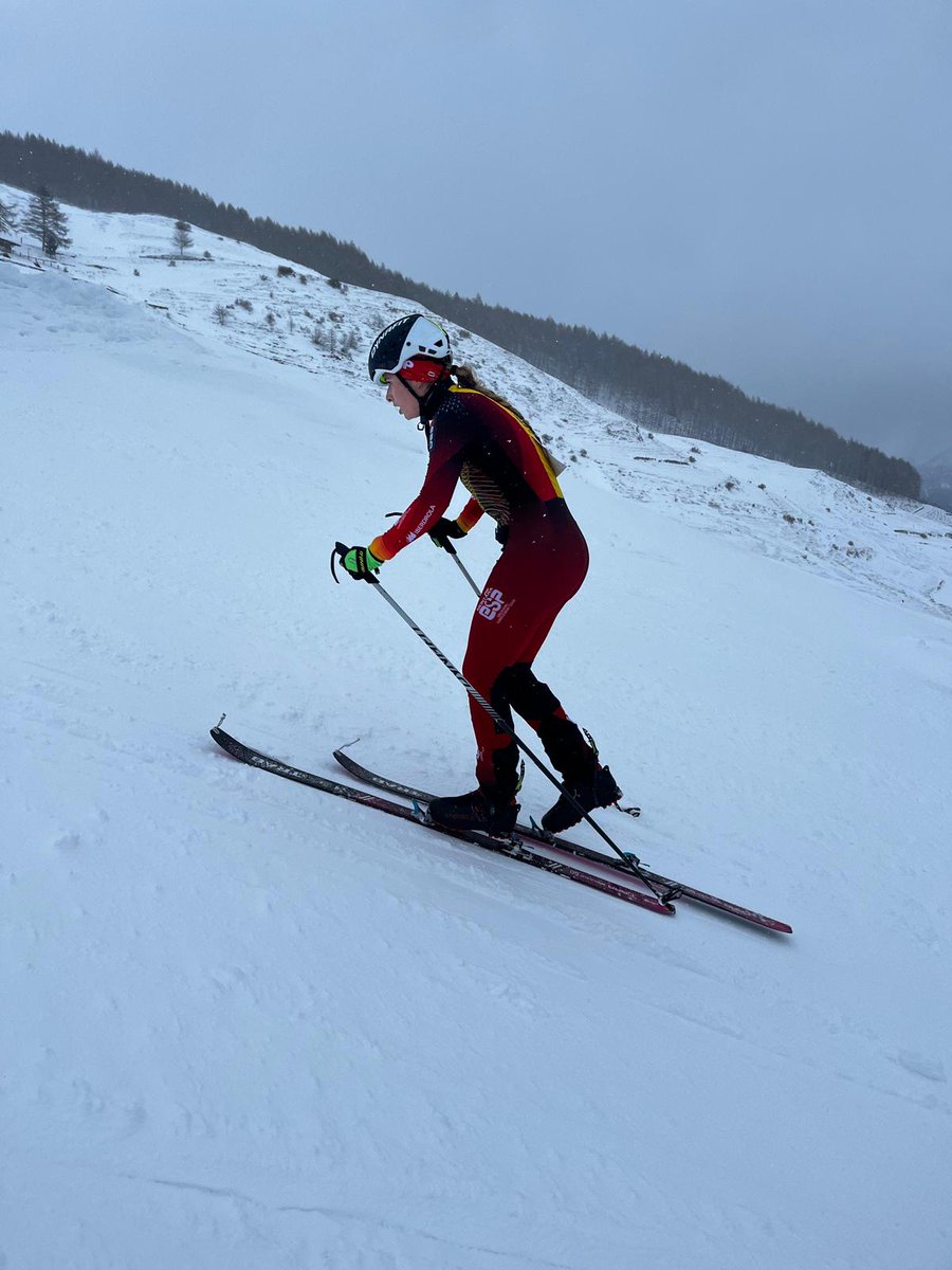 Moralzarzal's tweet image. Emma Bogonez, vecina de #Moralzarzal, consiguió el 21 de diciembre medalla de bronce en velocidad, durante la primera fecha de la Copa del Mundo de #Esquí de Montaña para juveniles de la temporada 24-25, en Crévacol, en los Alpes italianos. Y fue 4° en la prueba vertical.