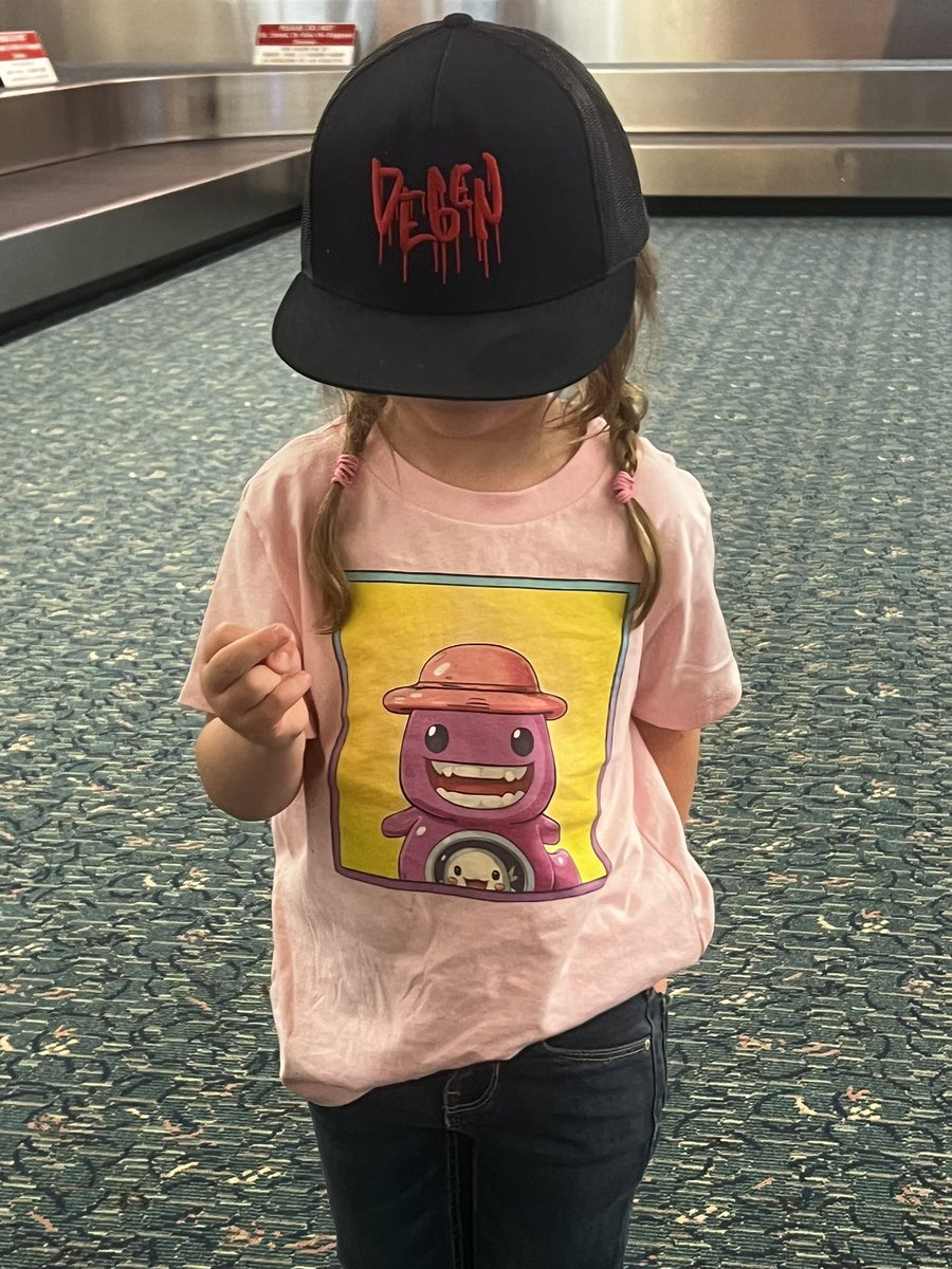 DEGEN.QUEEN 👑💕💎🔺 tweet media