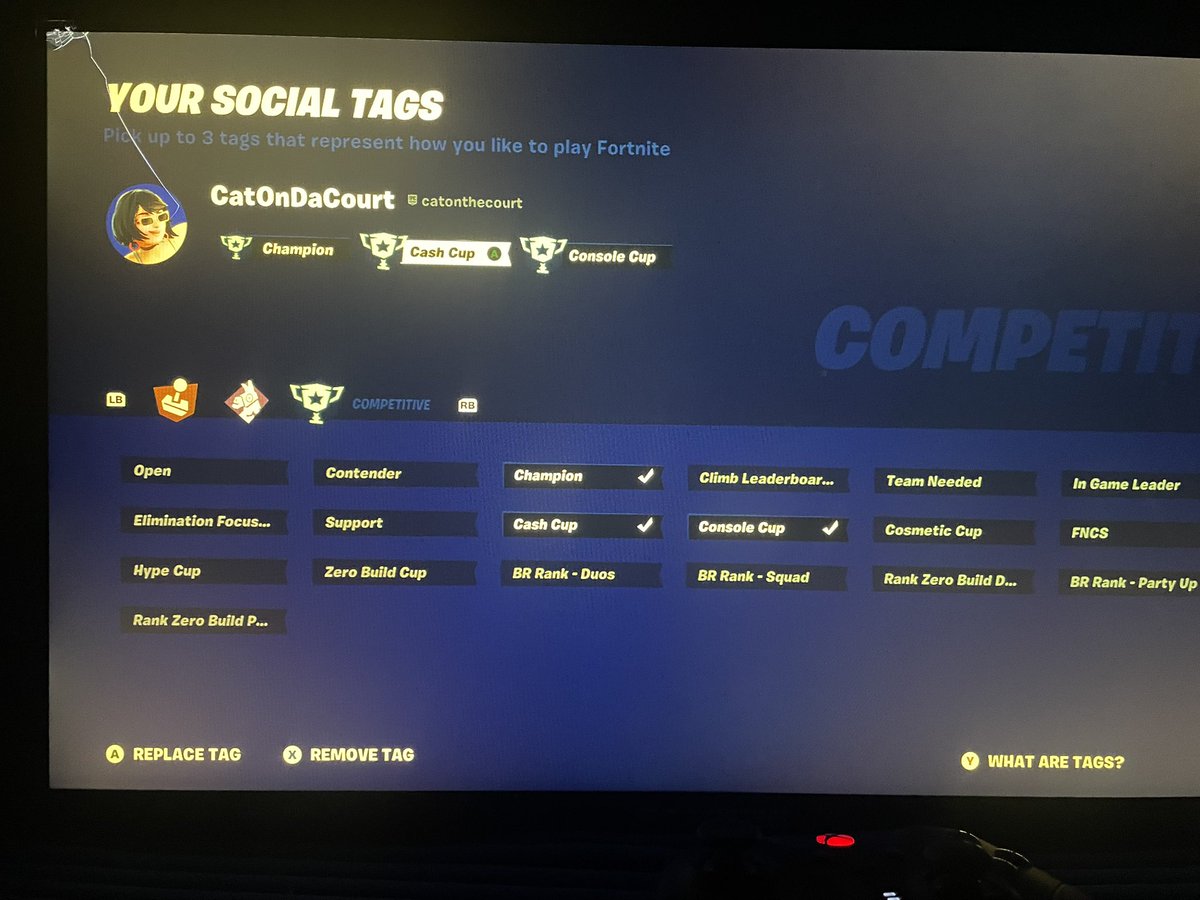 If you love video games hit me up, let’s make money. Fortnite, cod, apex legends have openings, I just need a team

Champion in Fortnite, FNCS competitor- wants to start making money 

Wraith main wanting to go pro in apex playing Apex Legends Global Series