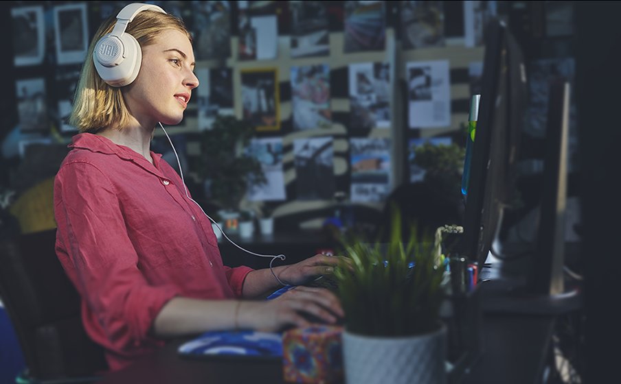 Immerse yourself in JBL Quantum Surround Sound! Feel like you're inside the game with crystal-clear audio—every sound, no delay.

#JBLQuantum100M2