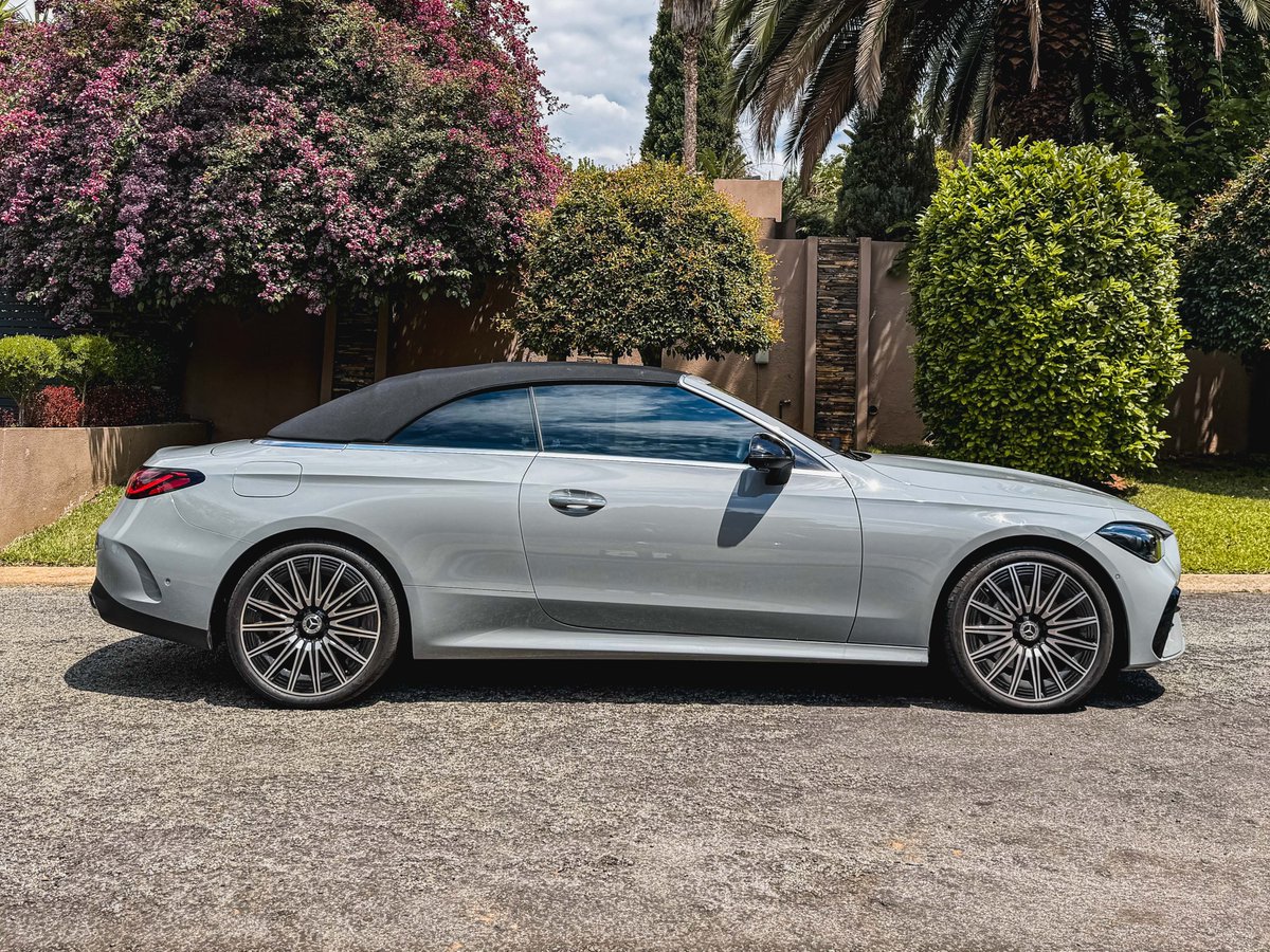 khuleonwheels's tweet photo. We’ve had special summer days with the Mercedes- Benz CLE300 Cabriolet. The design, a crossbreed C-Class and E-Class, works well and it is sleek. Inside, the two-door cabriolet features comfortable, sporty front seats, while the rear is…
#MercedesBenzSA #CLECabriolet #CLE300 https://t.co/SPeWkqFyGy