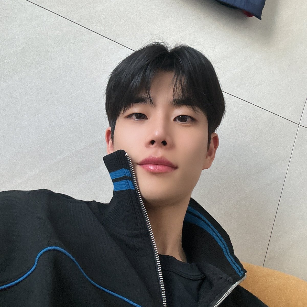 offclASTRO's tweet image. 아로하 메리 크리스마스💜
글쓴이 엠산타
#행복하자