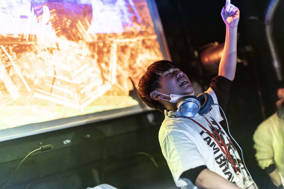 sacurea_sbr55's tweet photo. 12月21日(土) にゲスト出演させていただいたDJイベント『桐生アニ研 vol.72』でのお写真をカメラマンの せりか(@noircroix )さん よりいただきました📸
素敵なお写真ありがとうございます!!!!
#celiphoto
┈┈┈┈┈┈┈┈┈┈┈┈┈┈┈┈┈┈┈┈
📍高崎WOAL(群馬県)
🏷️#桐生アニ研 https://t.co/f5U29FruXJ