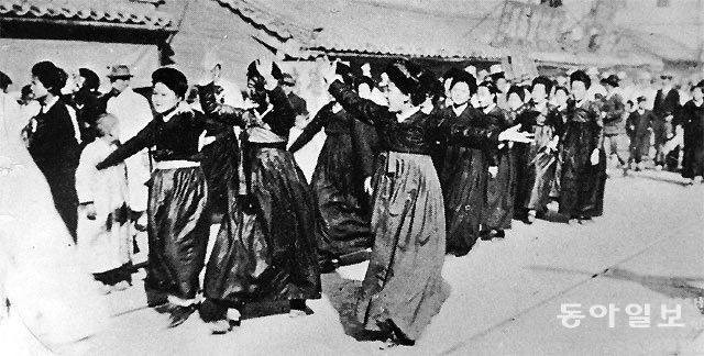 맞아요. 우리는 늘 거리에 있었습니다