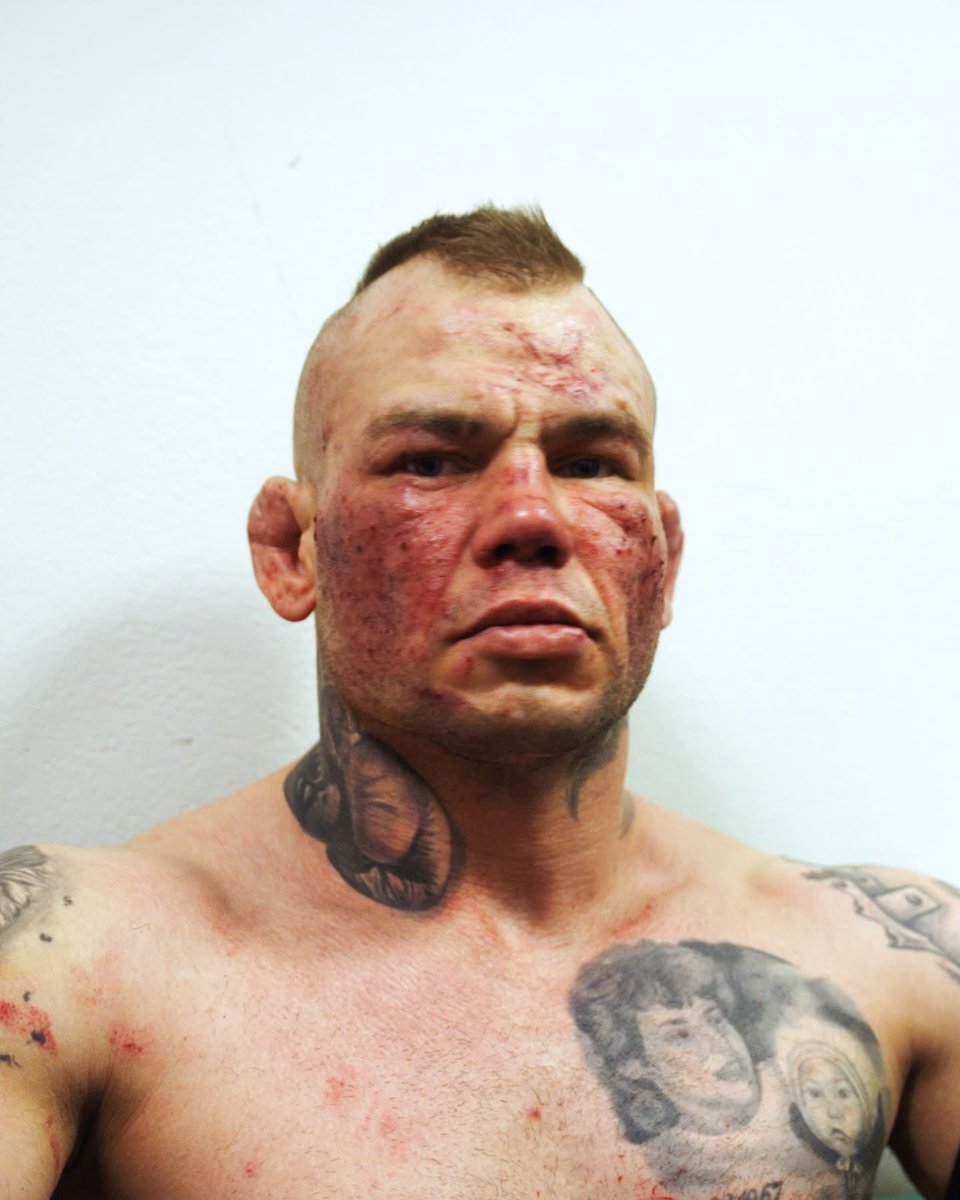 Trener_Kaudry's tweet photo. Pamiętajcie, żeby z okazji Świąt wytarmosić dziś Gracjana. 

Wesołych Świąt wszystkim, a ciebie boxdel to wiadomo jebać. 

#boxdel #wardega #gracjan #swieta https://t.co/ZGfKzJEwLu