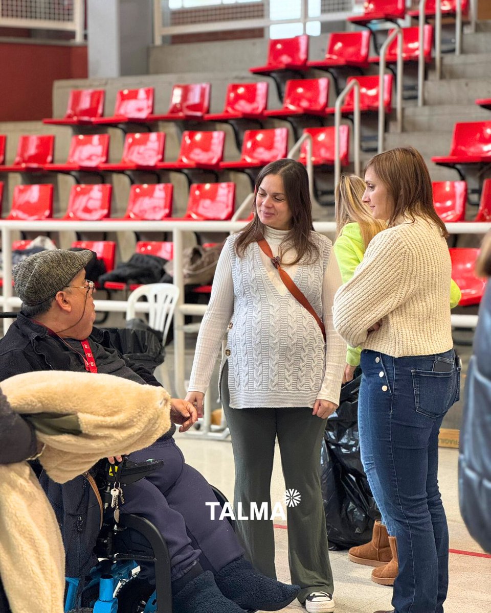 Nadal també és sinònim de festa! Hem acomiadat el 2024 amb una gran festa a la qual hi han assistit persones ateses, professionals, familiars i altres persones vinculades l'entitat. Qualsevol motiu és bo per trobar-nos amb xocolata calenta i bona companyia! #inclusió #nadal