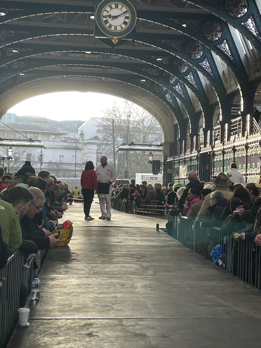 BexWills's tweet photo. The scene is set for the annual meat auction - thanks to Greg Lawrence for making this a wonderful #London event - will we be lucky? #smithfieldmarket https://t.co/HSWwPliPqs