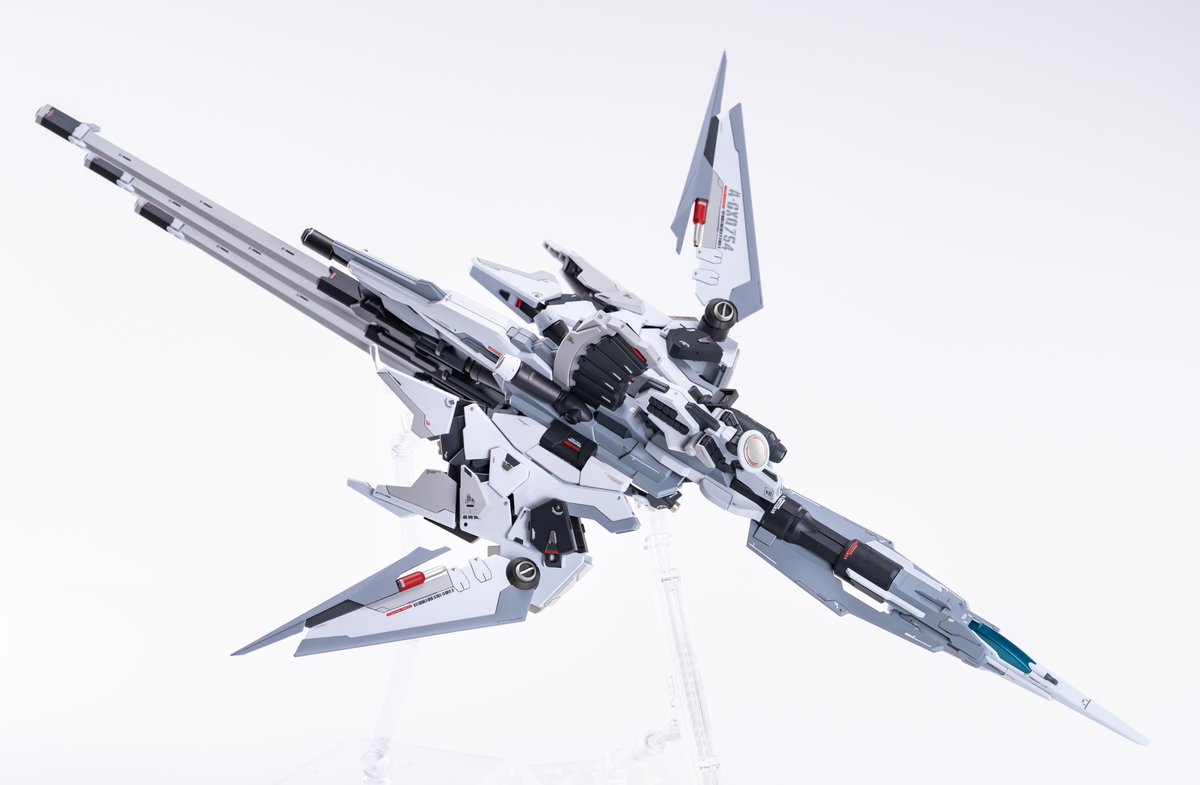 for_riner's tweet photo. 今回1番頑張ったゼウスシルエット
羽根部分が簡素に見えたので大型化
各所に筋彫りやレッドポイントを追加
調整しつつも元形態に戻せるよう調整しました。 https://t.co/VR7ZYkCAHm