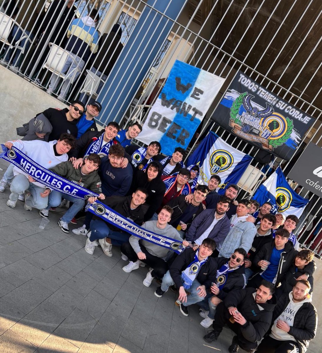 Desde Renacer Blanquiazul, deseamos a toda la familia herculana unas felices fiestas y un próspero año nuevo 2025, ojalá igual de feliz que el inolvidable 2024.

¡Feliz Navidad!

¡Bon Nadal, alacantins!