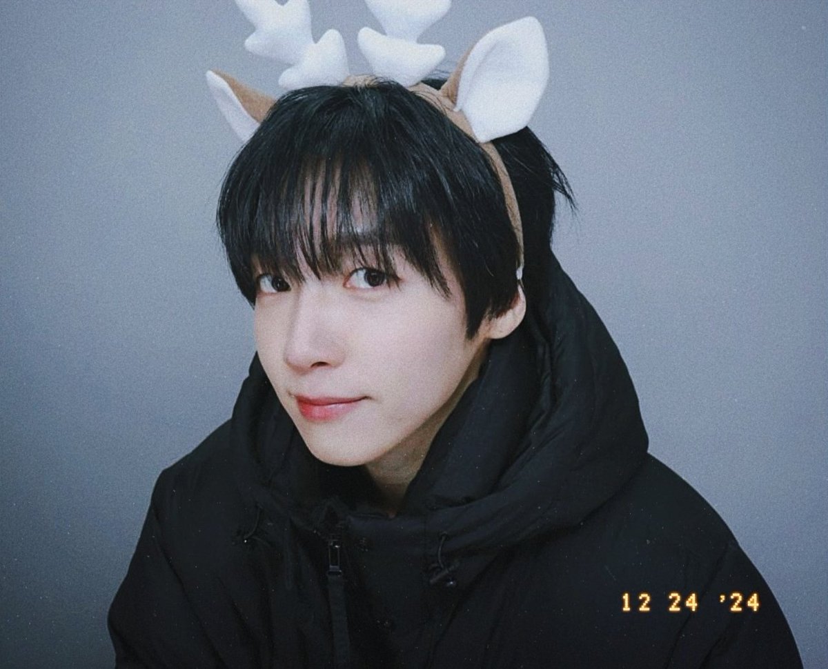 g_mi_3's tweet photo. 🎄❤️

#정세운 #JEONGSEWOON https://t.co/mz2v7pKKkm