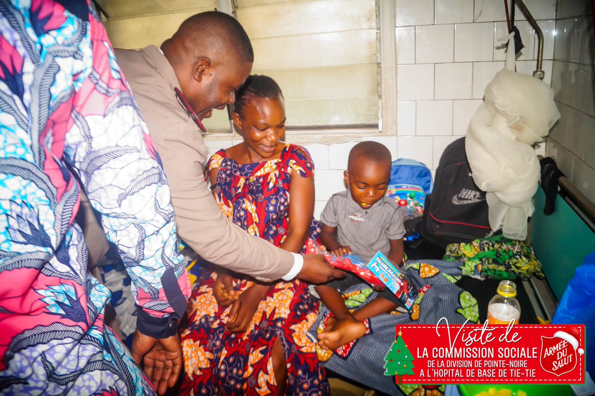 RTASCONGO's tweet image. 🎄l'Armée du Salut à Pointe-Noire : sous l'instruction du Colonel Jean Laurore CLENAT, une visite au service pédiatrie de Tié-Tié a apporté joie, jouets et kits médicaux aux enfants et au personnel. 
❤️Cœur de chaque action. #Noël2024 
@GeneralSalvArmy