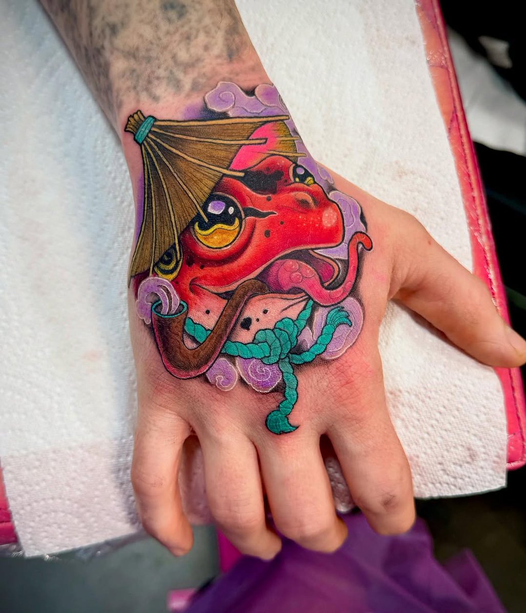 MagnumTattoo's tweet photo. The colours in this Japanese toad by Inky Kimi are just incredible!
Created with #magnumtattoosupplies β€οΈ
#neotraditionaltattoo #neotradtattoos #neotrad #japanesetattoos https://t.co/Yy80VuX0nm