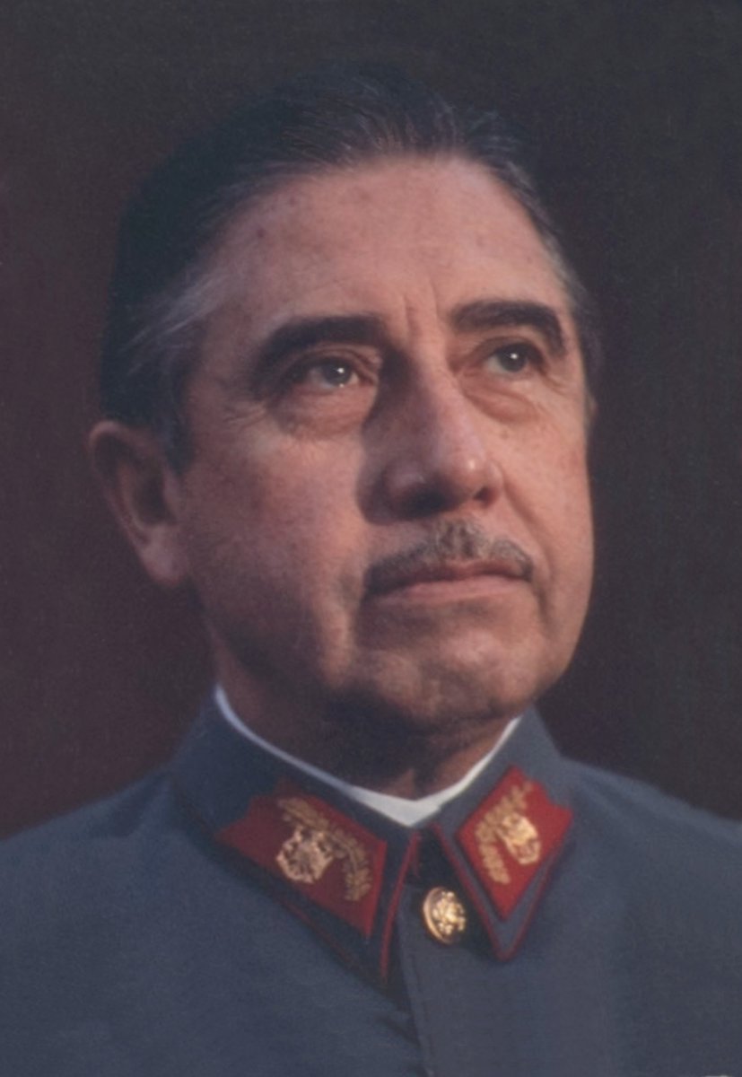 desde_1965's tweet photo. El Presidente Pinochet pudo haber accedido legalmente a más de 100 millones de dólares de los Gastos Reservados, sin posibilidad de ser investigado por autoridades. Sin embargo, se negó a hacer uso personal de estos fondos, a diferencia de sus sucesores en La Moneda. https://t.co/KaydY47tCw