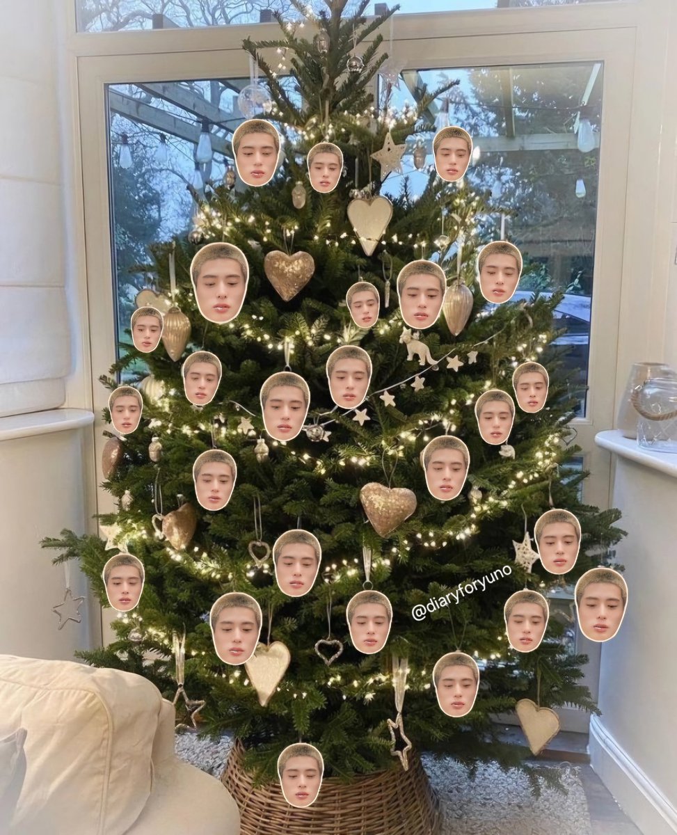 diaryforyuno's tweet photo. Jaehyun christmas tree🎄⭐️ https://t.co/PTP4ME2mjn