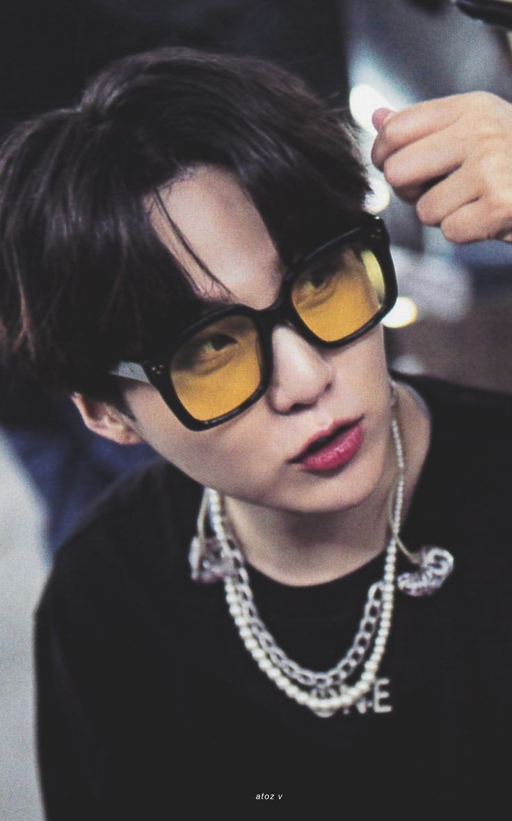 آرمی برای یونگی ریپ بزنید!!!!
WE LOVE YOU YOONGI 
언제나 윤기와 함께 
#YoongiNeverWalksAlone
OUR LOTUS FLOWER YOONGI 
#BTSisSeven