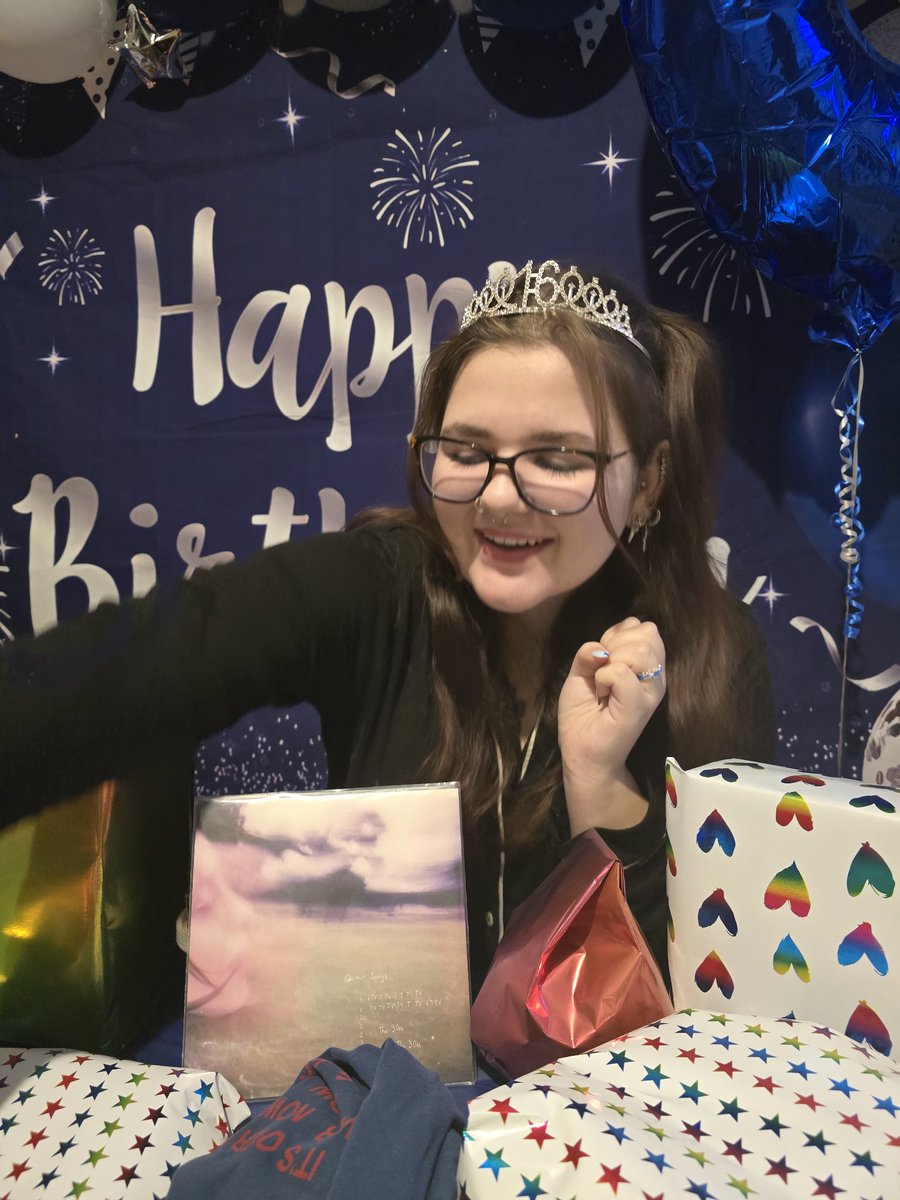 The middle one is 16 today! My Christmas eve baby 🤍 Let the celebrations commence.. bring on the cake 🎂