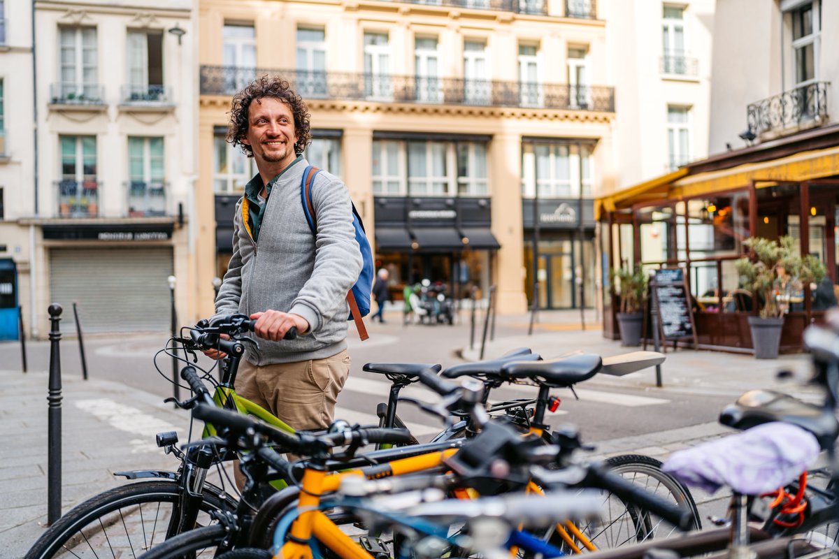 🚲 Les bonnes résolutions arrivent et vous hésitez à passer au #vélo ? Bonne nouvelle : #IledeFranceMobilités vous accompagne pour adopter la mobilité active avec des aides à l’achat adaptées à vos besoins. 

Vélos électriques, cargos, pliants... il y en a pour tous les usages !