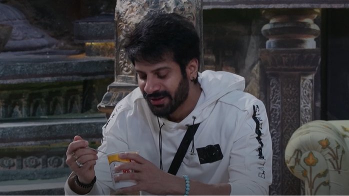 king123_bb211's tweet image. Pehle #DigvijayRahtee ko bhai bhai bolke nikal diya ab #RajatDalal and #AvinashMishra ko use karta hai .#KaranveerMehra sikhayega dosti kya hoti hai wahh

#BiggBoss #BB18 #BiggBoss18